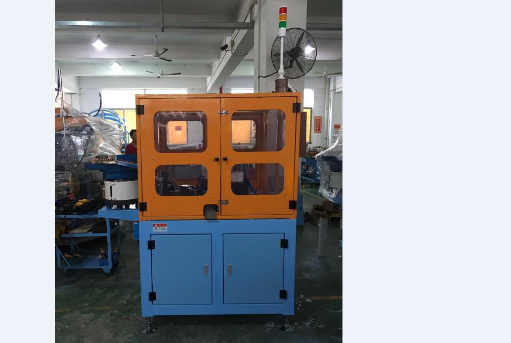 Tee-Pressing Forming Machine